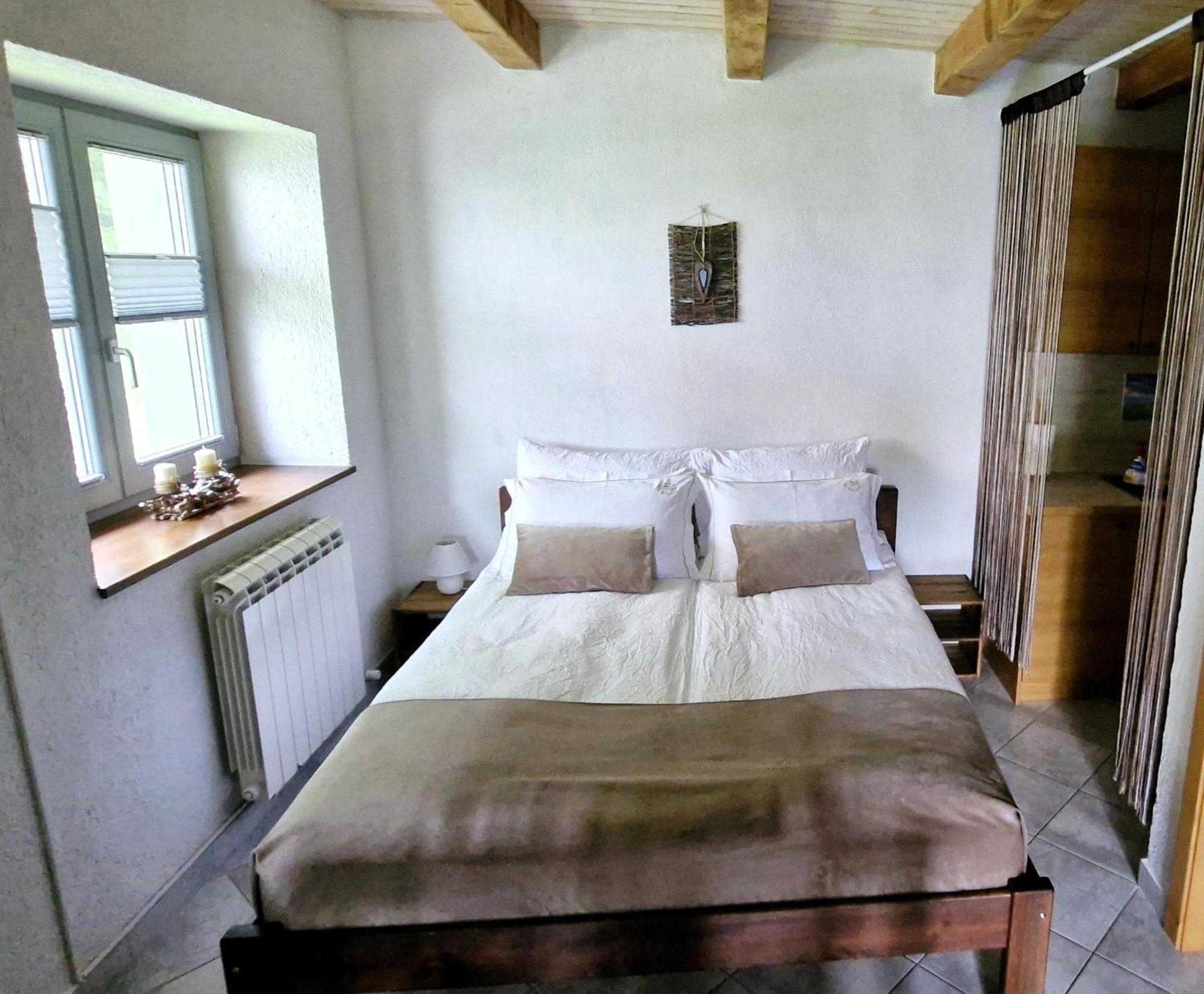 Guesthouse Idila Pod Nanosom Senozece Экстерьер фото